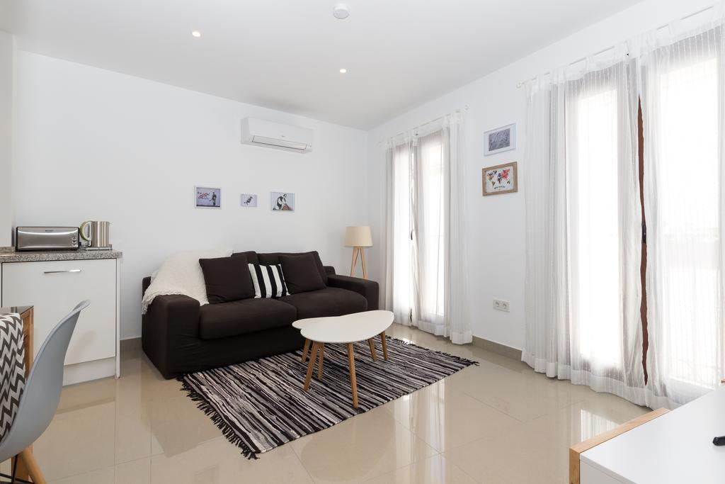 The Carpenter'S Boutique Apartments Marbella Habitación foto